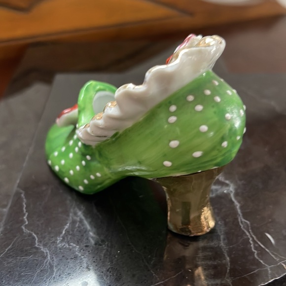 Vintage Ceramic Miniature Shoe Figurine - Picture 5 of 10